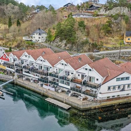 Uggdal Tysnes Sjo Og Fritidアパートホテル エクステリア 写真