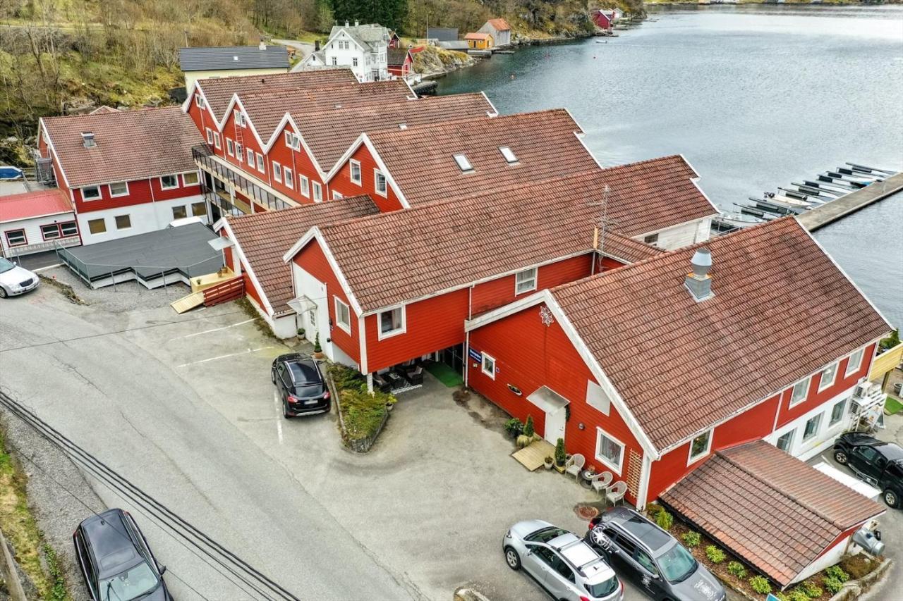 Uggdal Tysnes Sjo Og Fritidアパートホテル エクステリア 写真