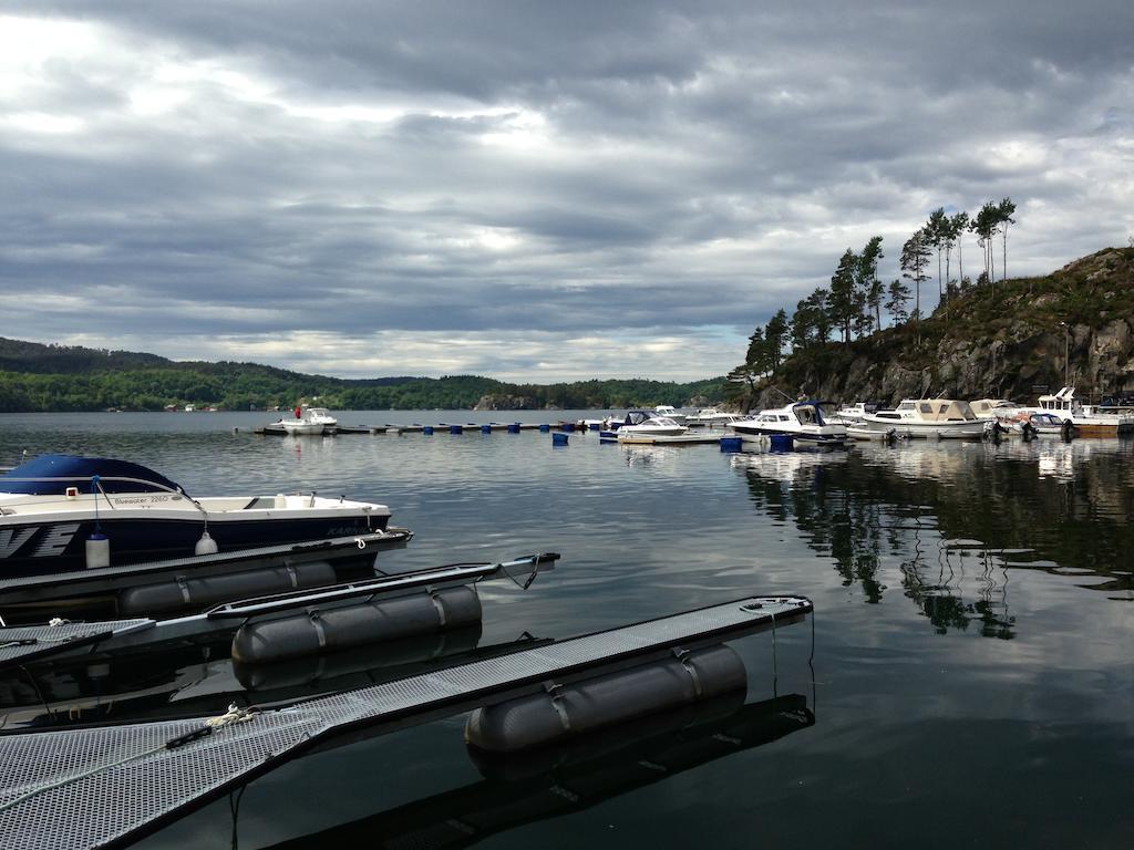 Uggdal Tysnes Sjo Og Fritidアパートホテル エクステリア 写真